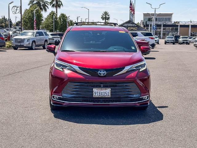 2025 Toyota Sienna Platinum