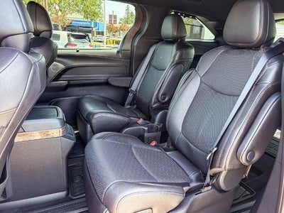 2025 Toyota Sienna Platinum
