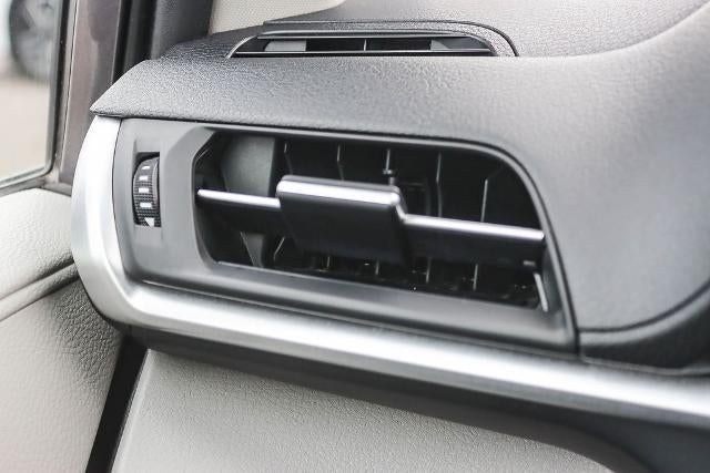 2023 Toyota Sienna LE