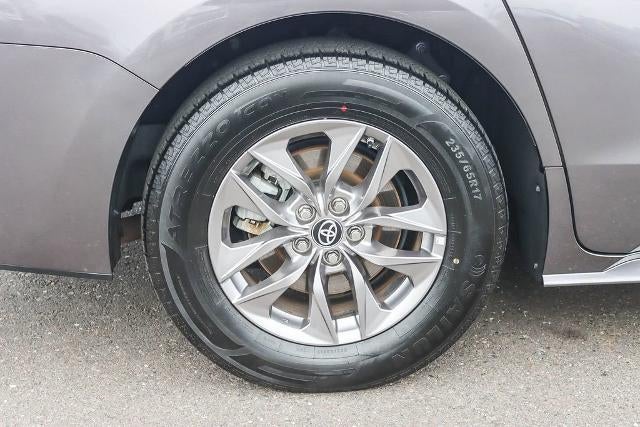 2023 Toyota Sienna LE