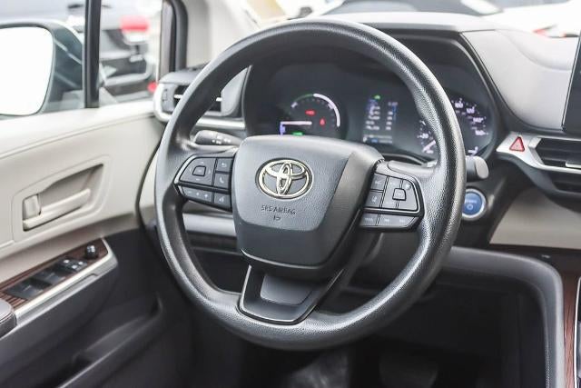 2023 Toyota Sienna LE