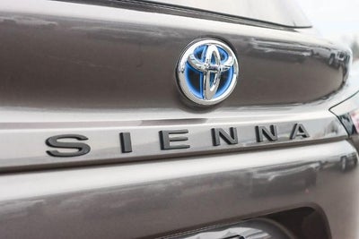 2023 Toyota Sienna LE