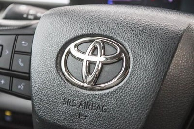 2023 Toyota Sienna LE