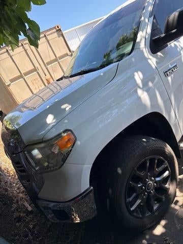 2016 Toyota Tundra SR5 5.7L V8