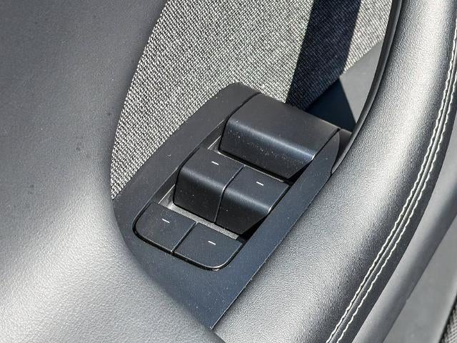 2023 Tesla Model X Base