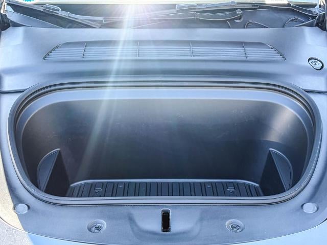 2023 Tesla Model Y Base