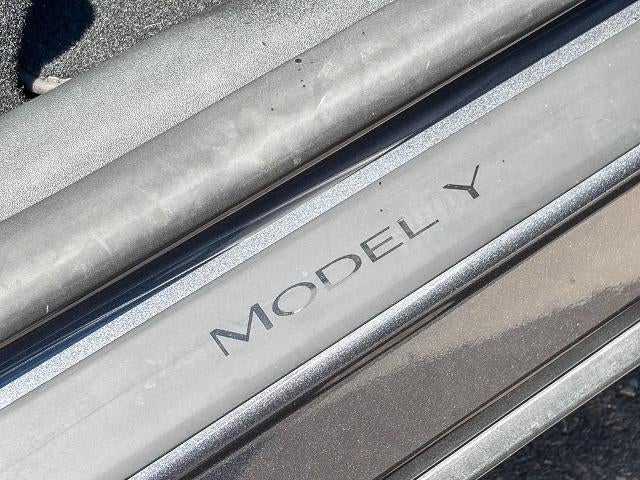 2023 Tesla Model Y Base