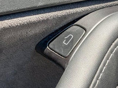 2023 Tesla Model Y Base