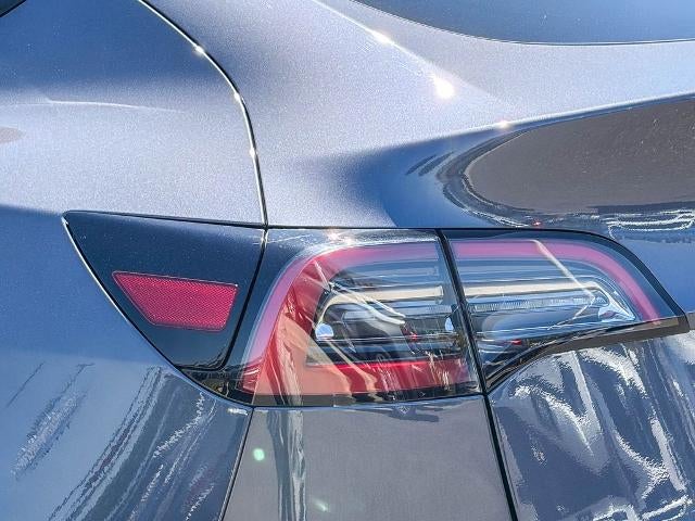 2023 Tesla Model Y Base