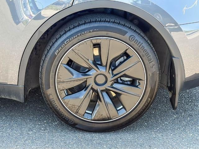 2023 Tesla Model Y Base