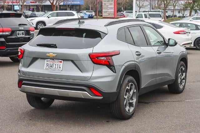 2025 Chevrolet Trax LT