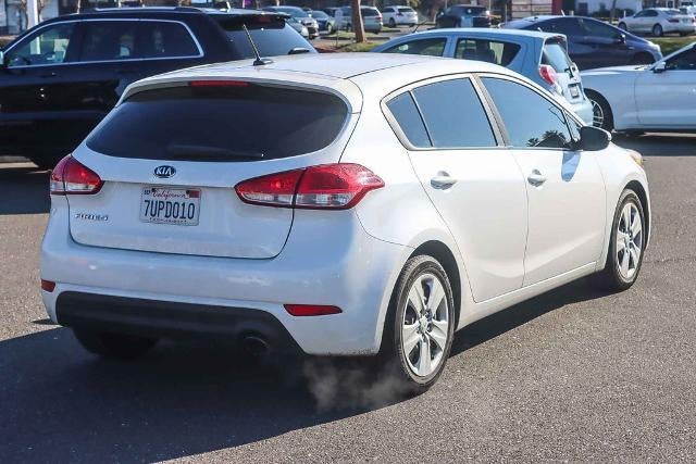 2016 Kia Forte 5-Door LX