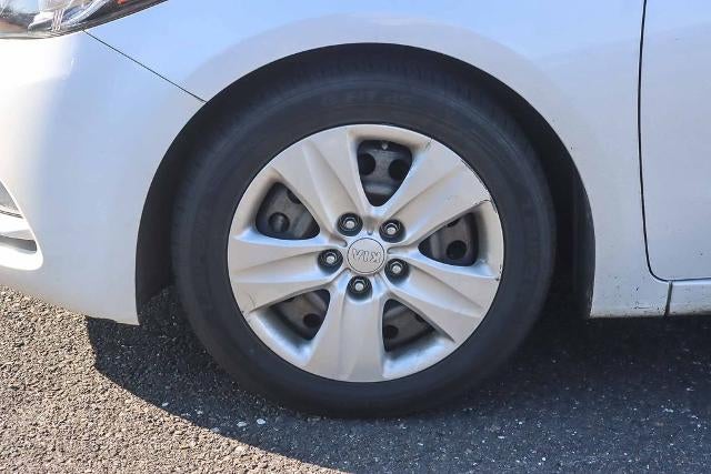 2016 Kia Forte 5-Door LX