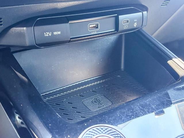 2023 Kia Niro Plug-In Hybrid SX Touring